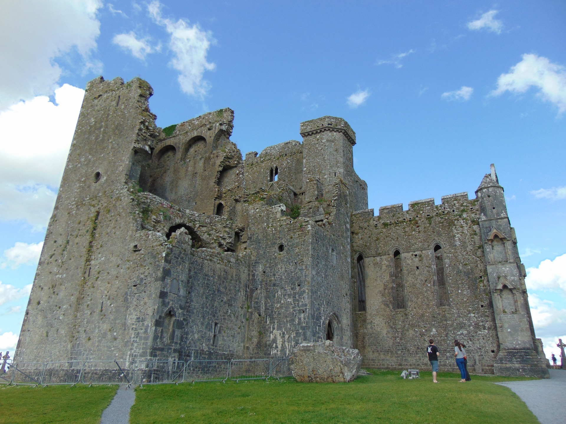 pohled na slepenec historických budov směrem od pokladny